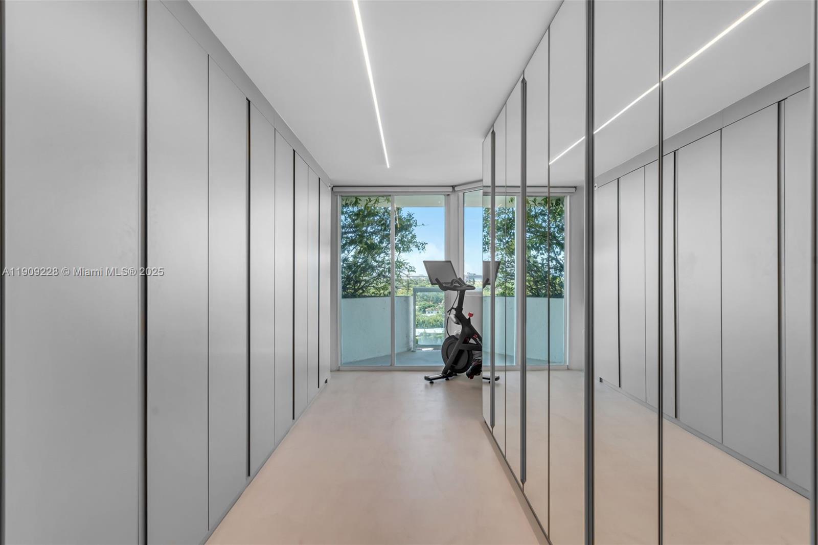 3411 Indian Crk Dr #1201 Miami Beach, FL 33140