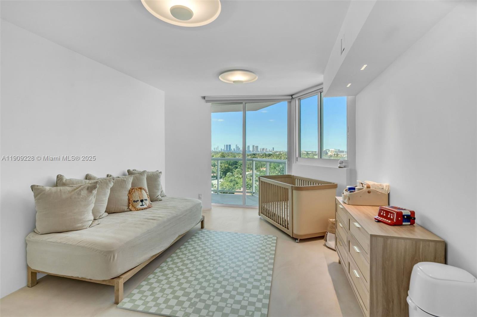 3411 Indian Crk Dr #1201 Miami Beach, FL 33140