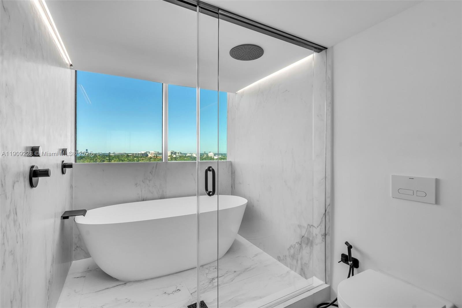 3411 Indian Crk Dr #1201 Miami Beach, FL 33140