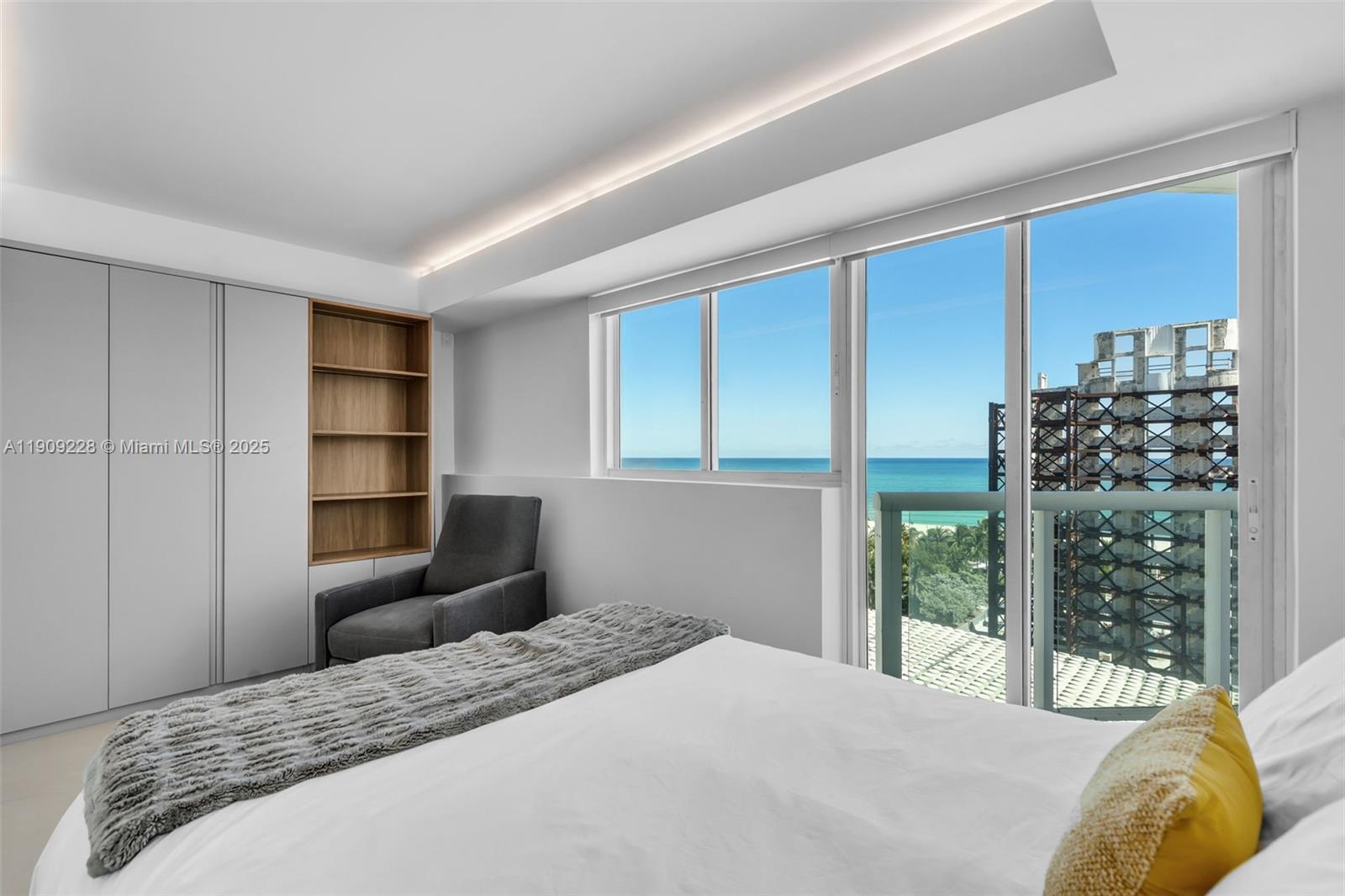 3411 Indian Crk Dr #1201 Miami Beach, FL 33140