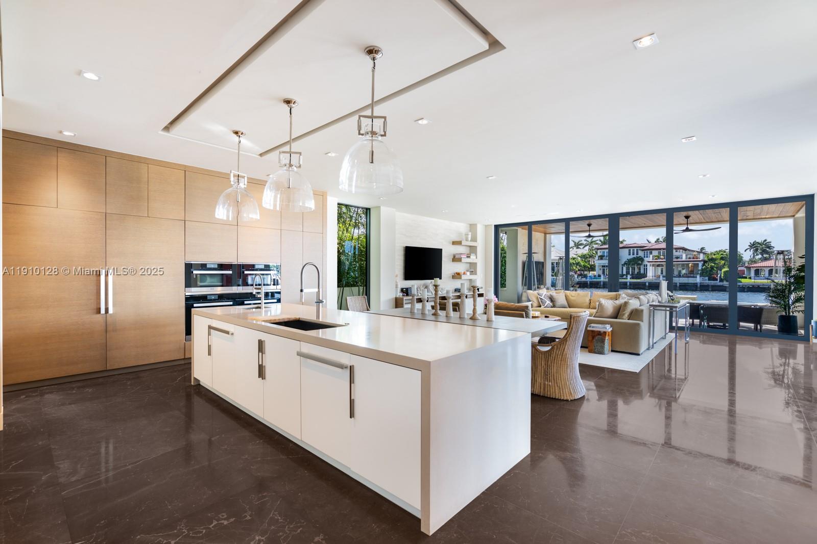 1175 Spanish Riv Rd Boca Raton, FL 33432