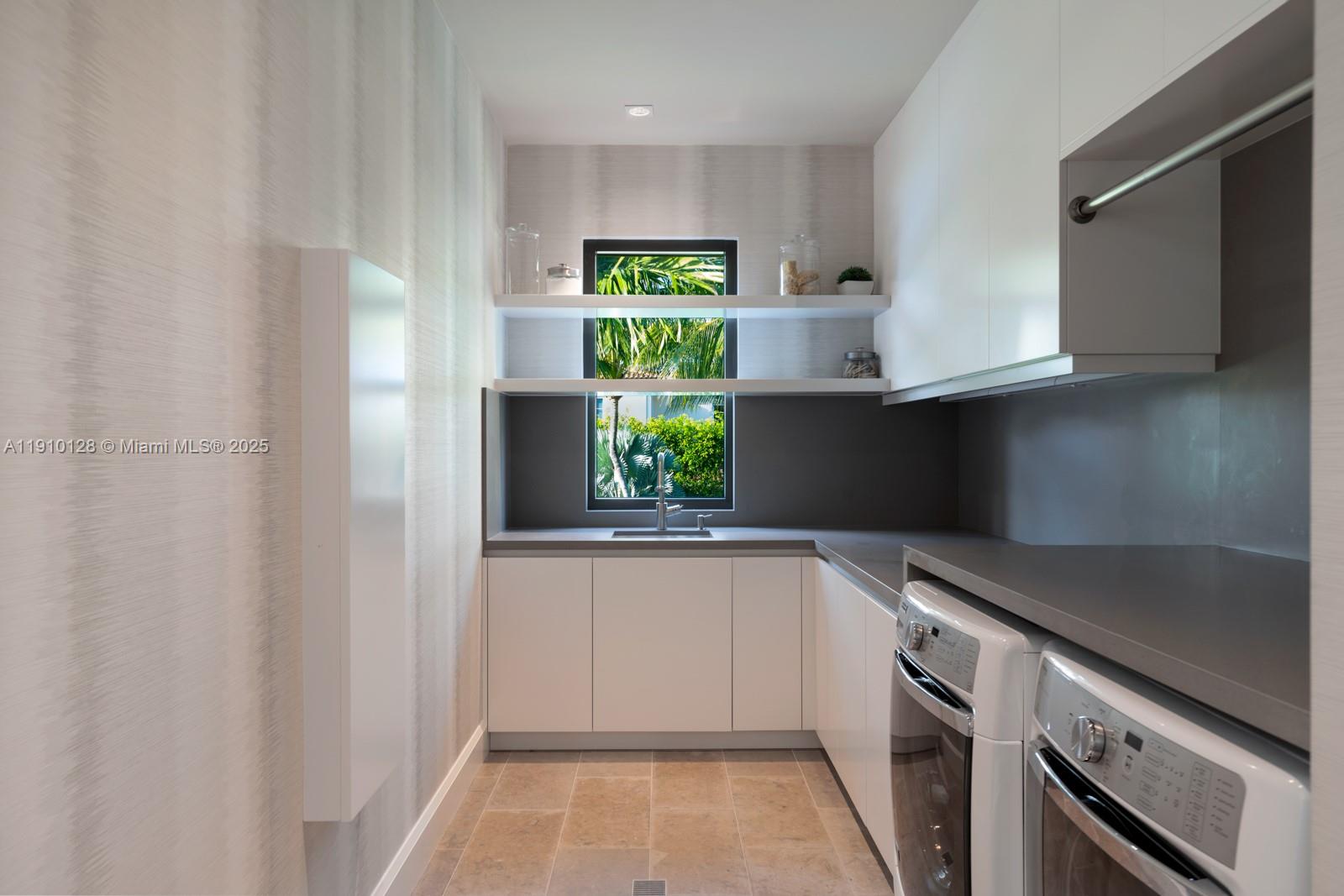 1175 Spanish Riv Rd Boca Raton, FL 33432