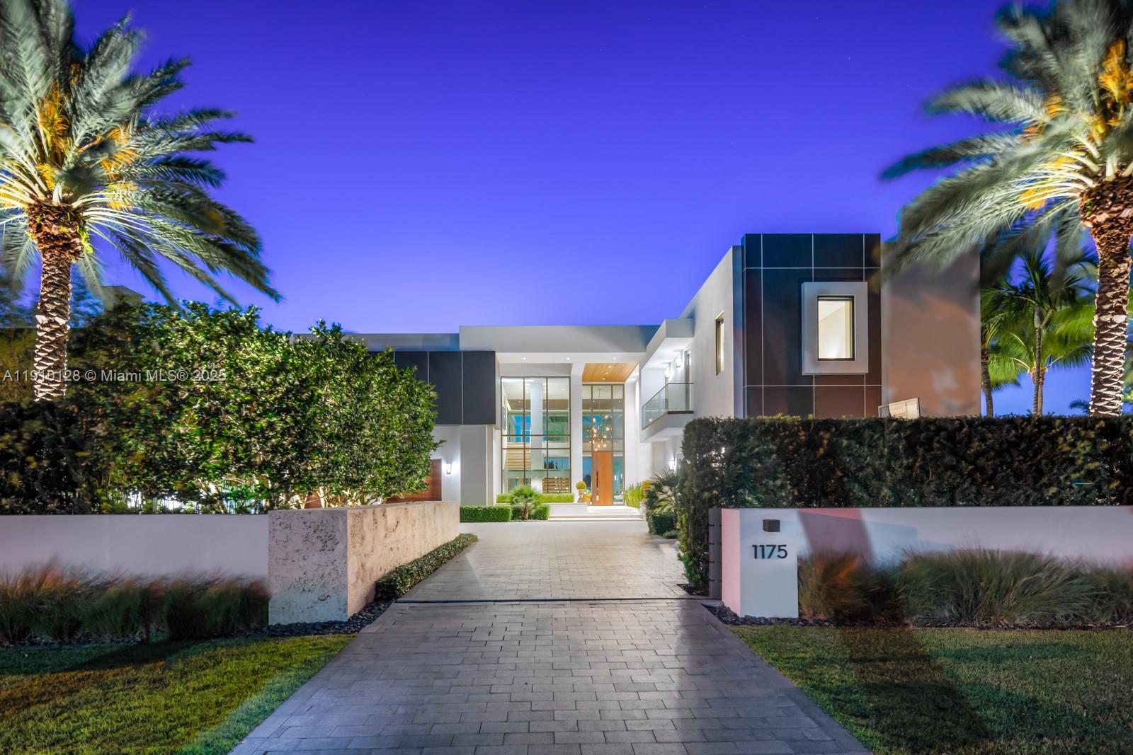 1175 Spanish Riv Rd Boca Raton, FL 33432