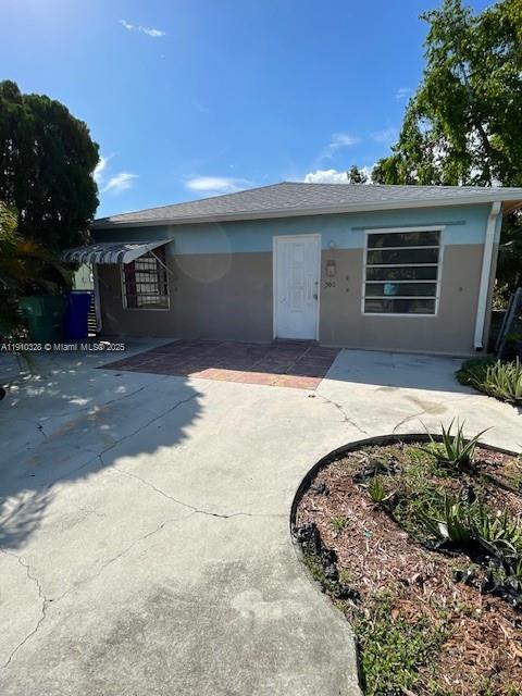 300 SW 31st Ct Miami, FL 33135