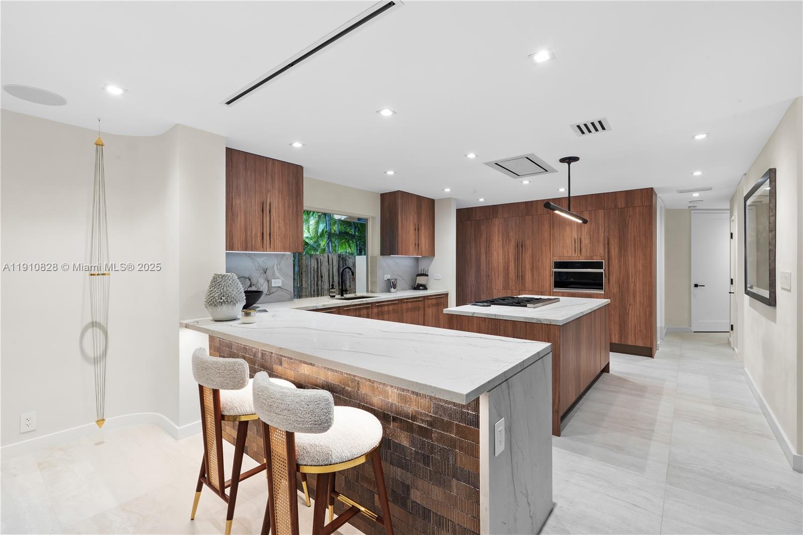 1075 NE 99th St Miami Shores, FL 33138