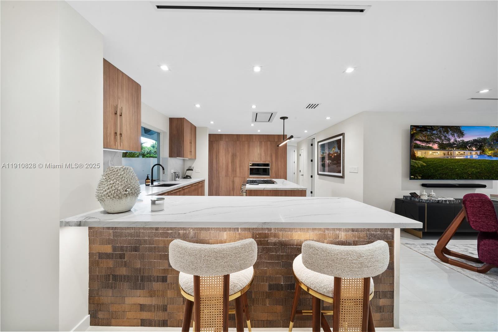 1075 NE 99th St Miami Shores, FL 33138