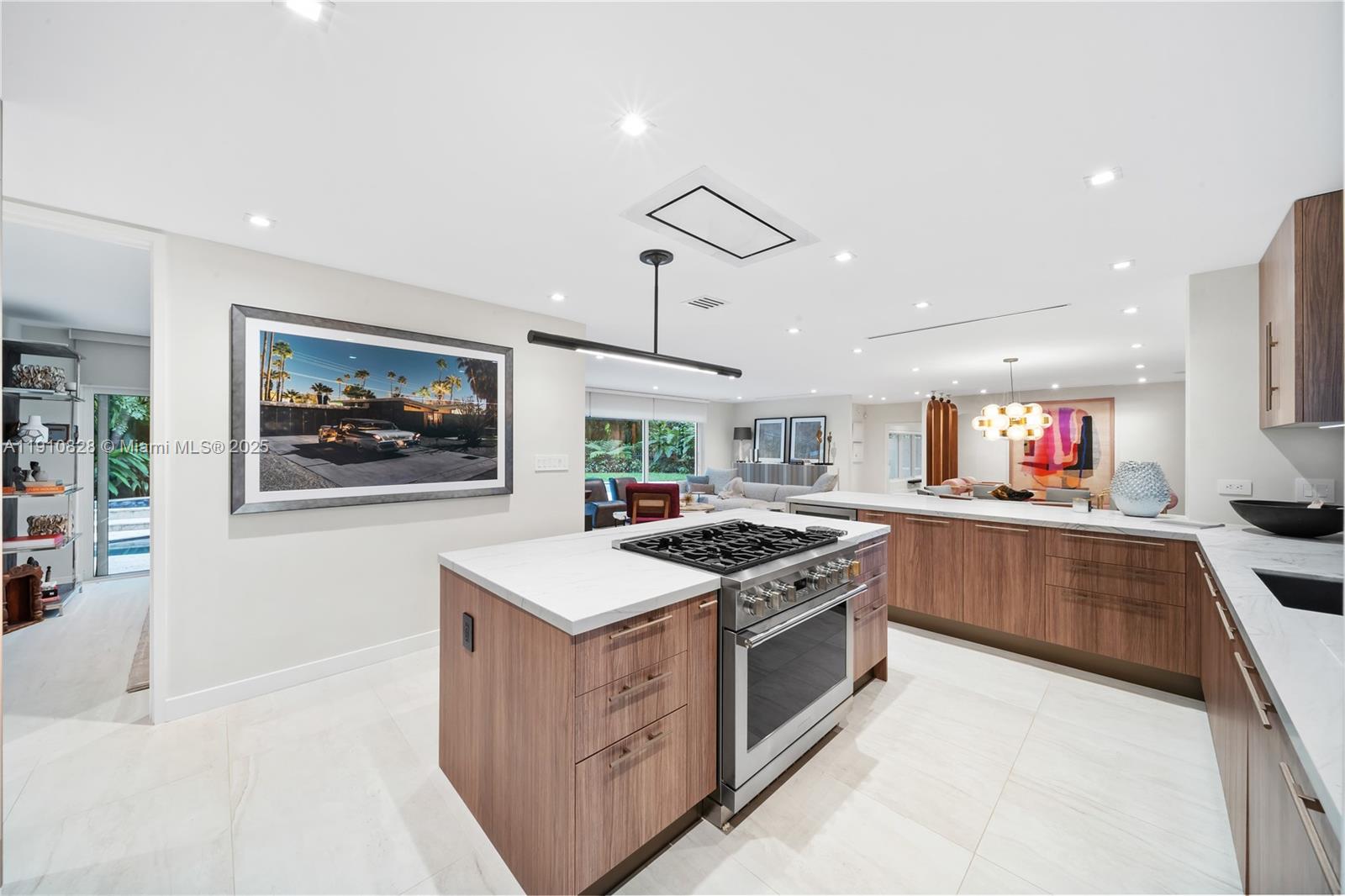 1075 NE 99th St Miami Shores, FL 33138