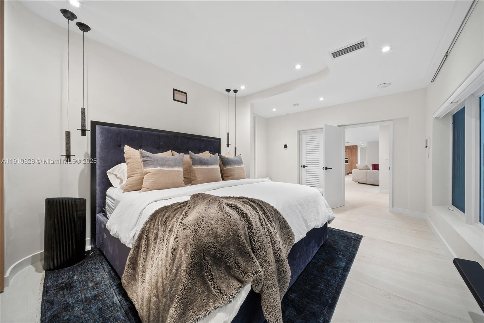 1075 NE 99th St Miami Shores, FL 33138