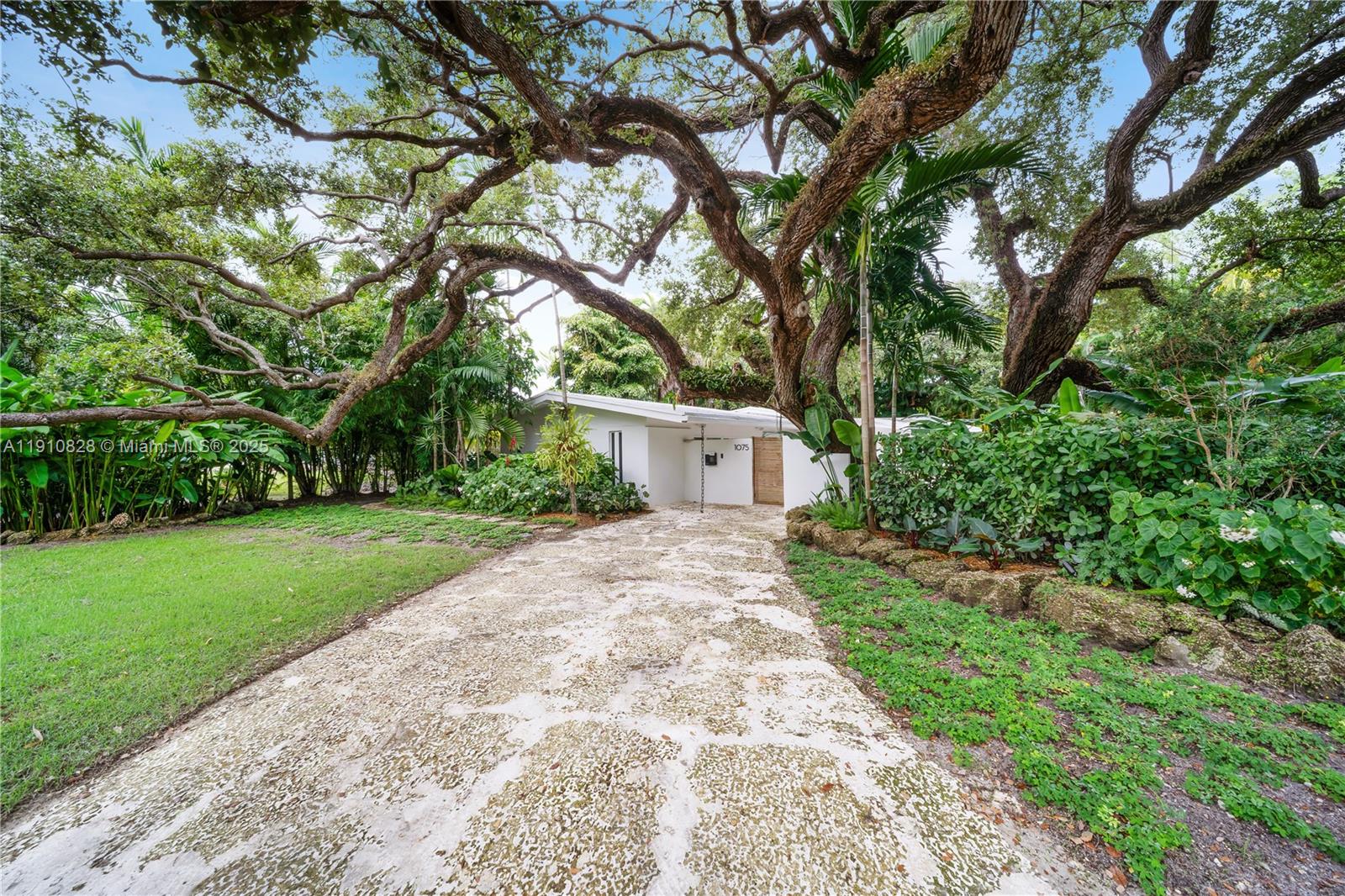 1075 NE 99th St Miami Shores, FL 33138