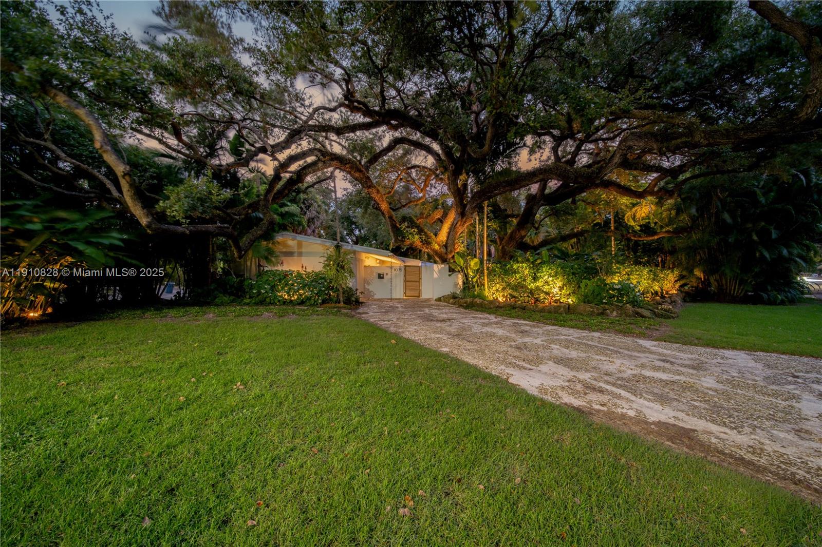 1075 NE 99th St Miami Shores, FL 33138