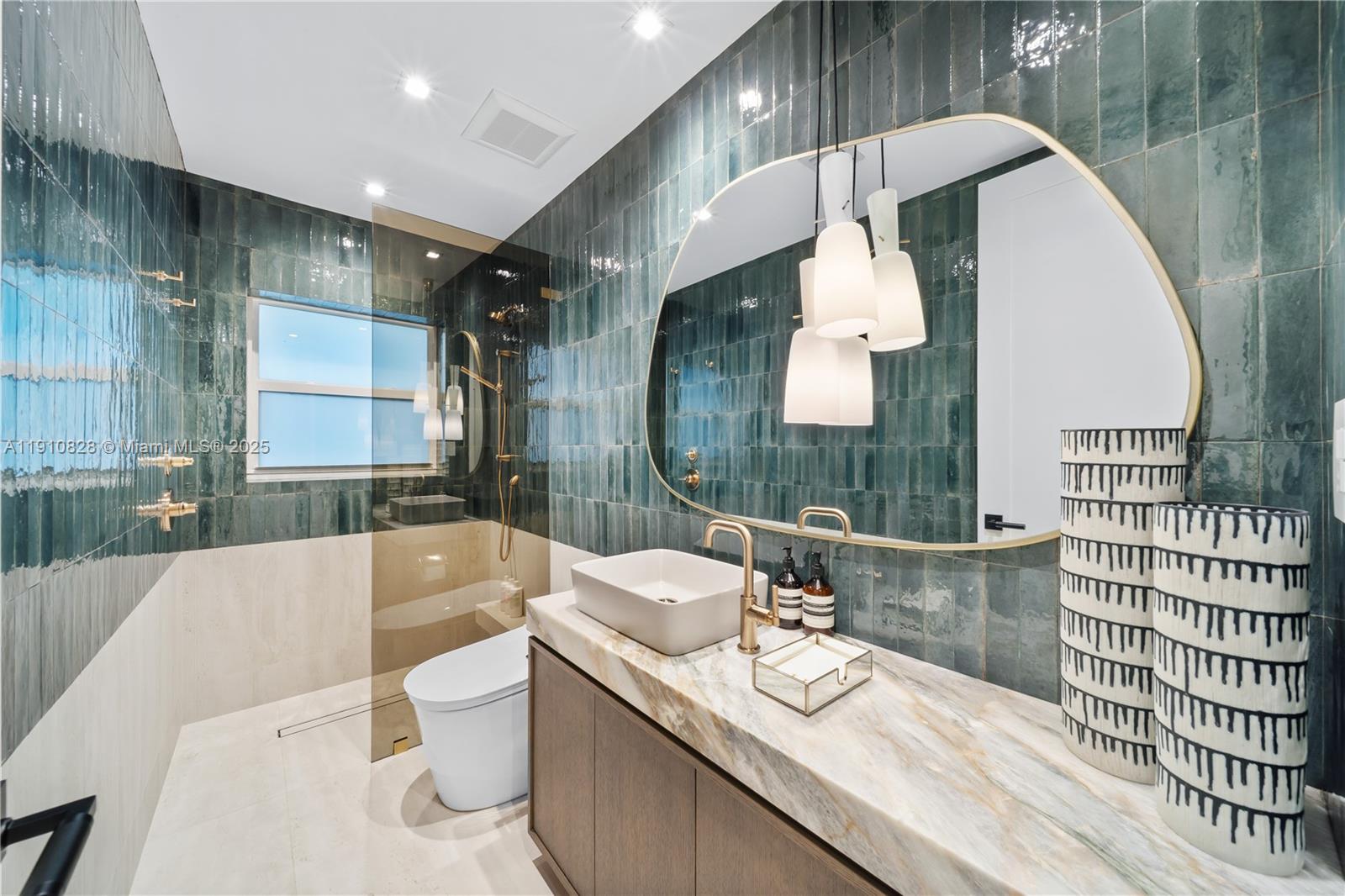 1075 NE 99th St Miami Shores, FL 33138