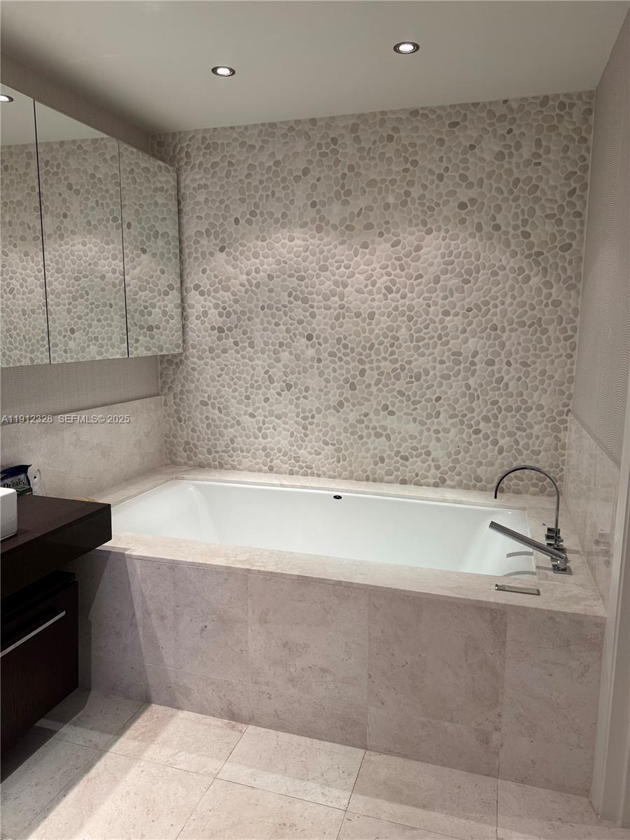 17121 Collins Ave #1905 Sunny Isles Beach, FL 33160