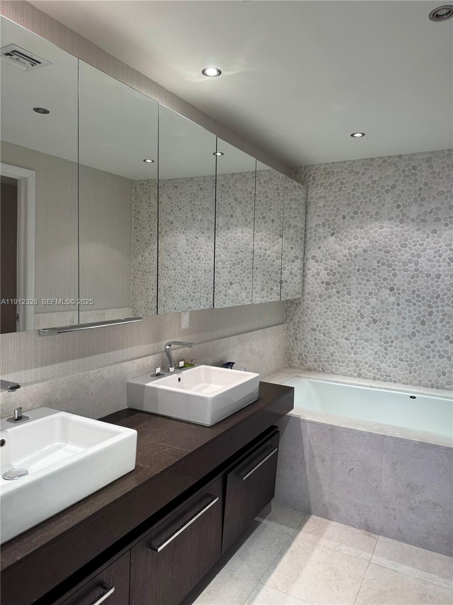 17121 Collins Ave #1905 Sunny Isles Beach, FL 33160