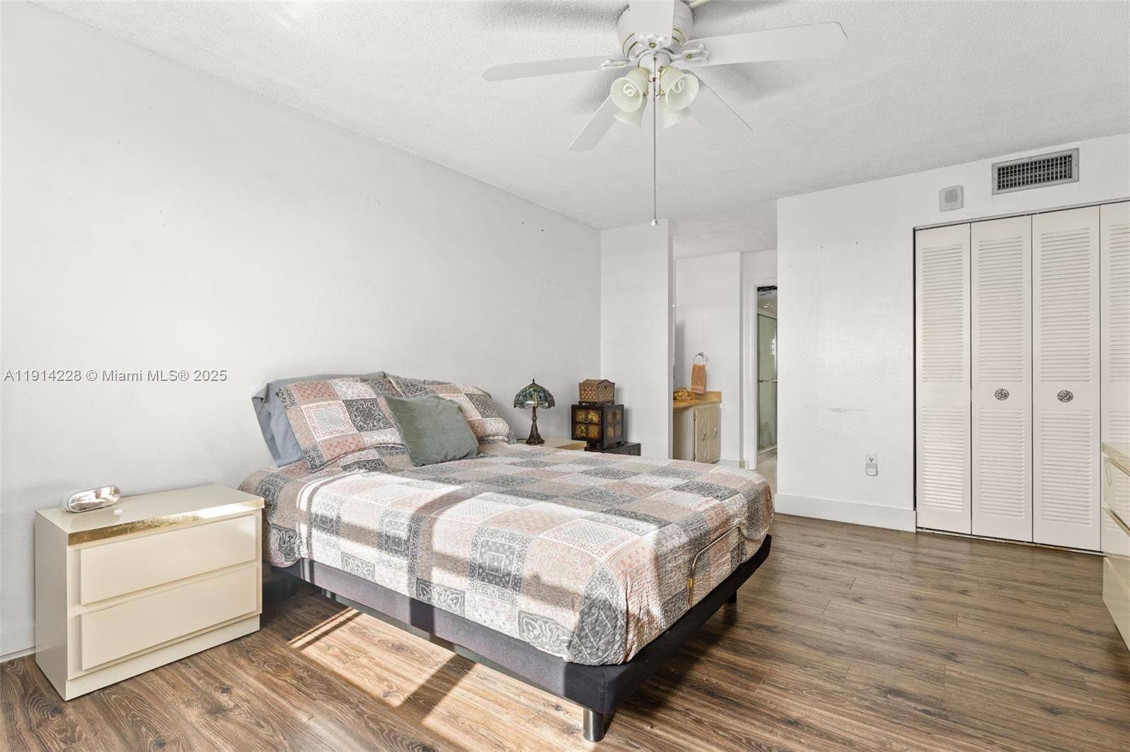 6900 Bay Dr #5C Miami Beach, FL 33141