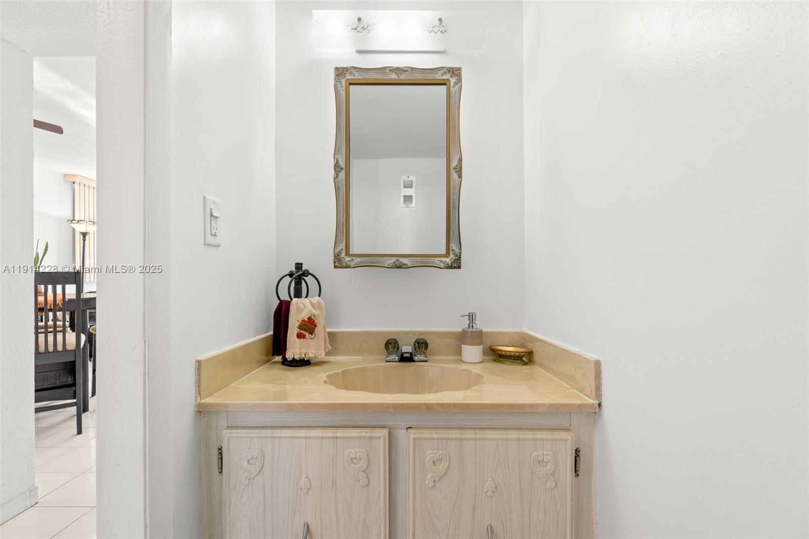 6900 Bay Dr #5C Miami Beach, FL 33141