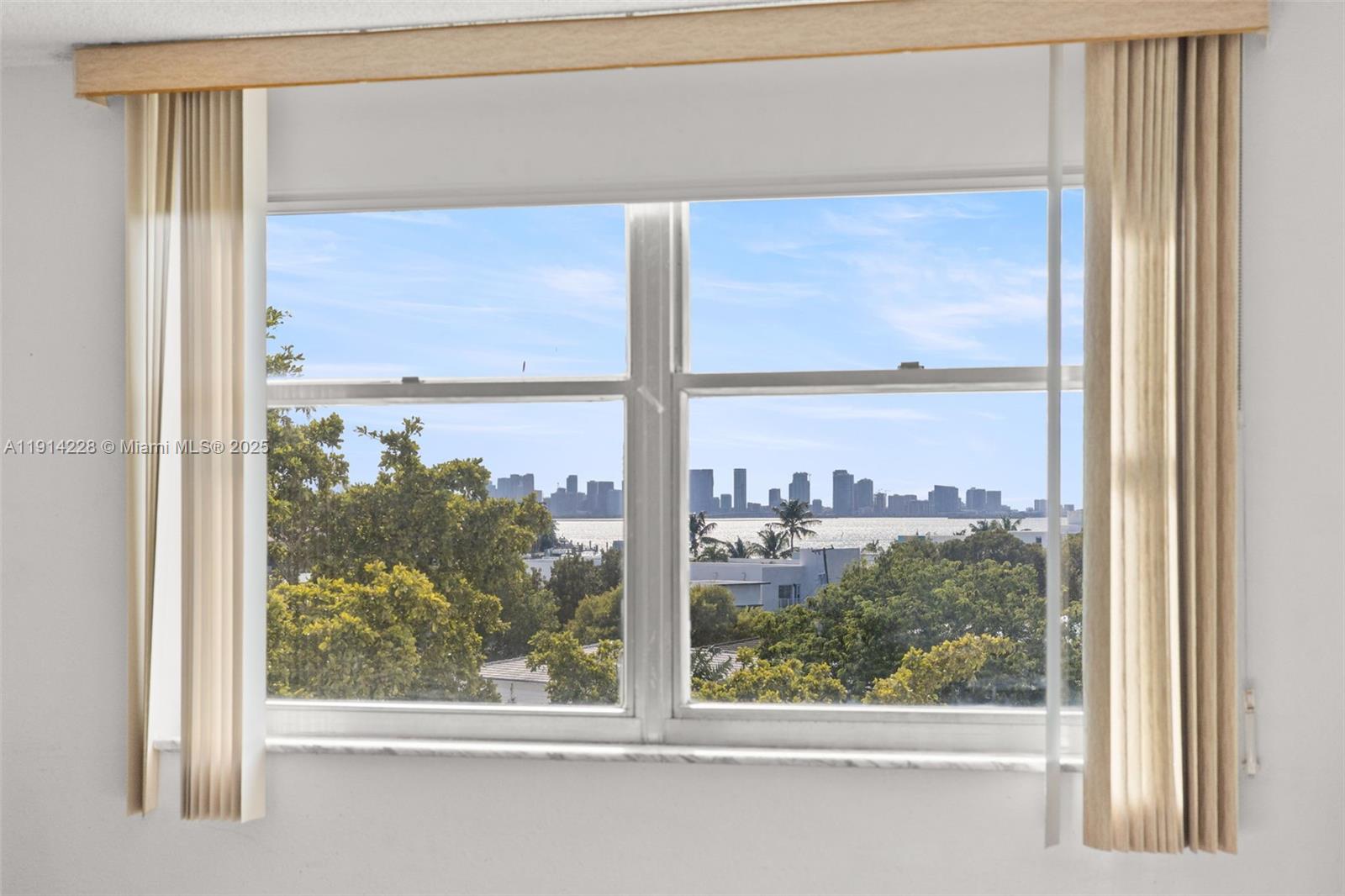 6900 Bay Dr #5C Miami Beach, FL 33141