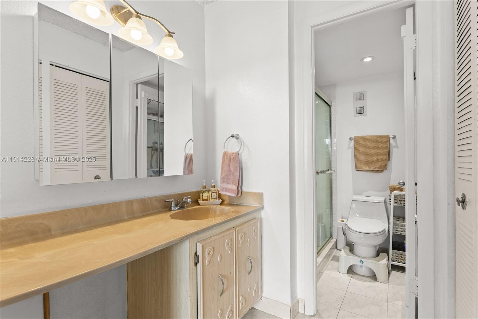 6900 Bay Dr #5C Miami Beach, FL 33141