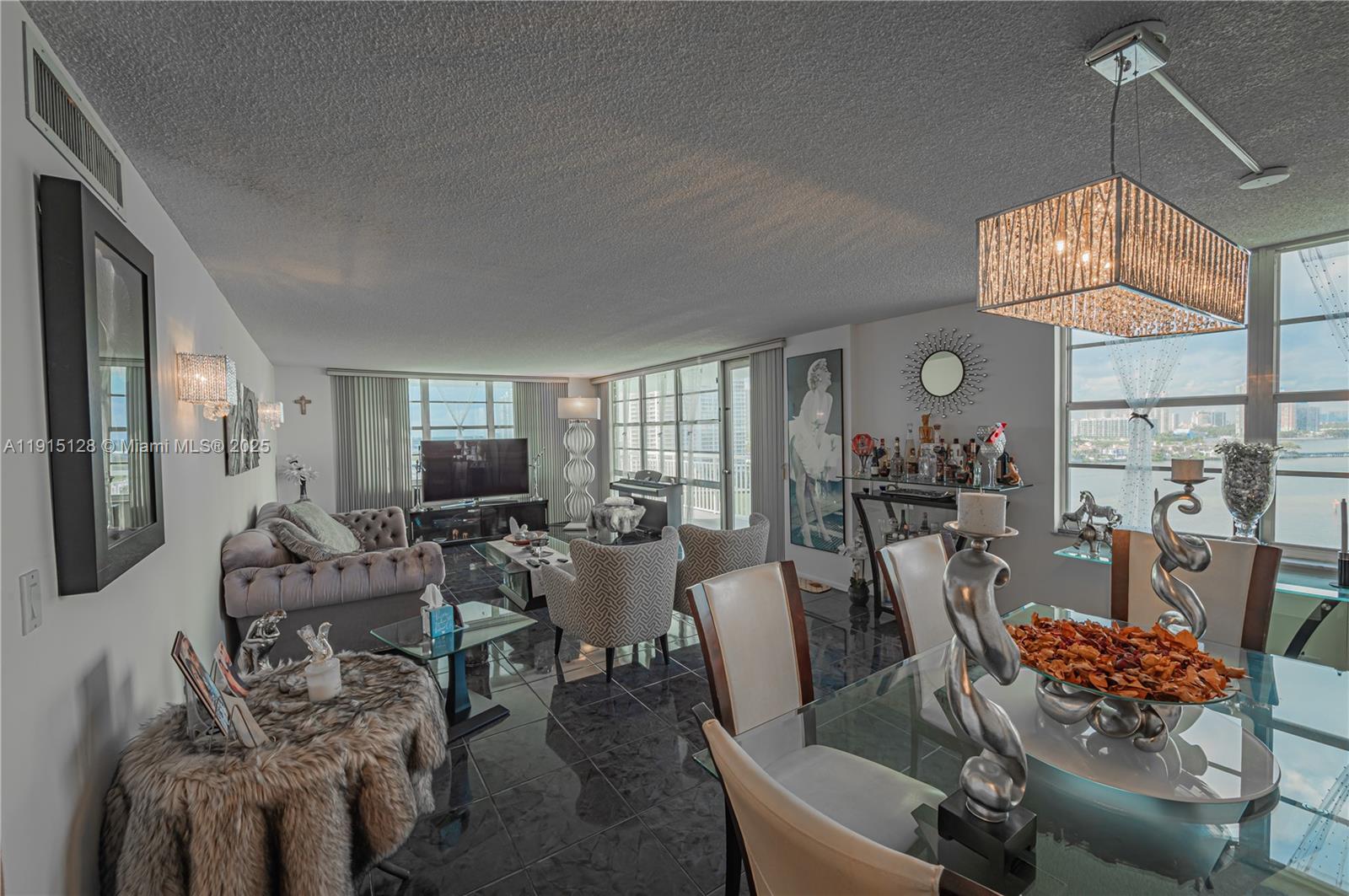 image Winston Towers 50021