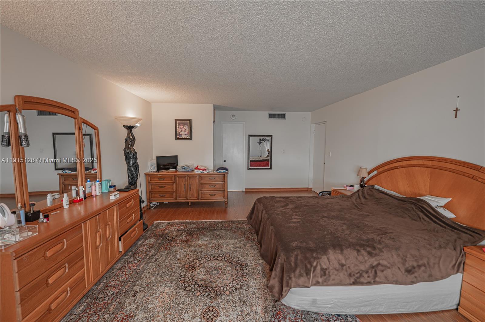 image Winston Towers 5003