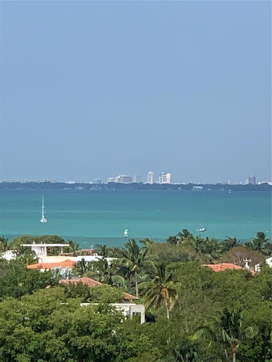 77 Crandon Blvd #10C