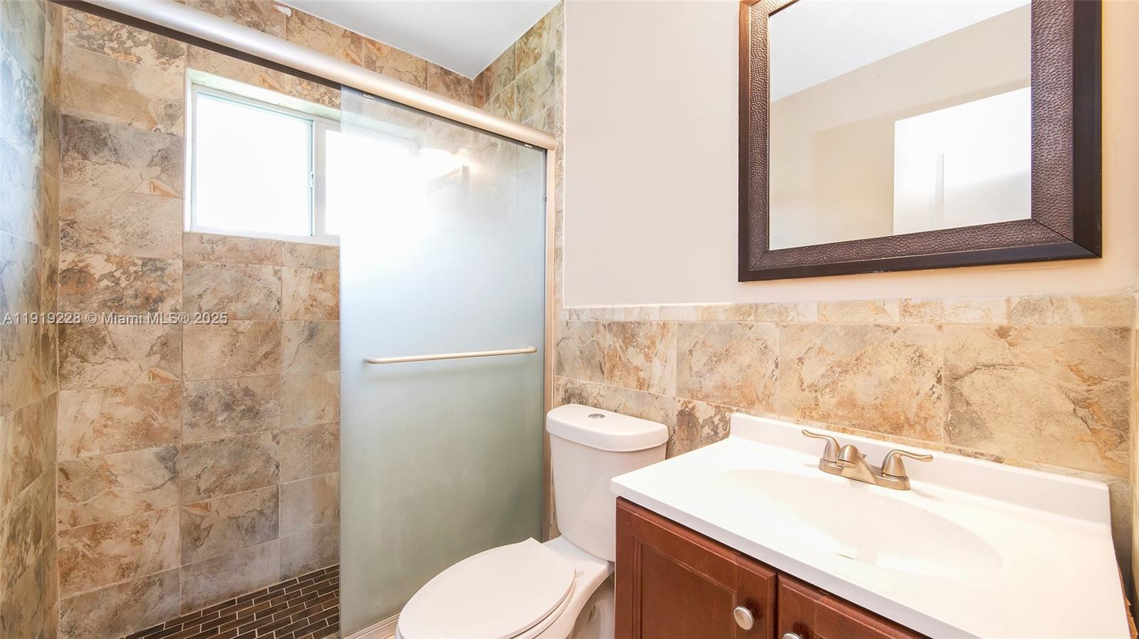 592 NE 150th St #3 Miami, FL 33161