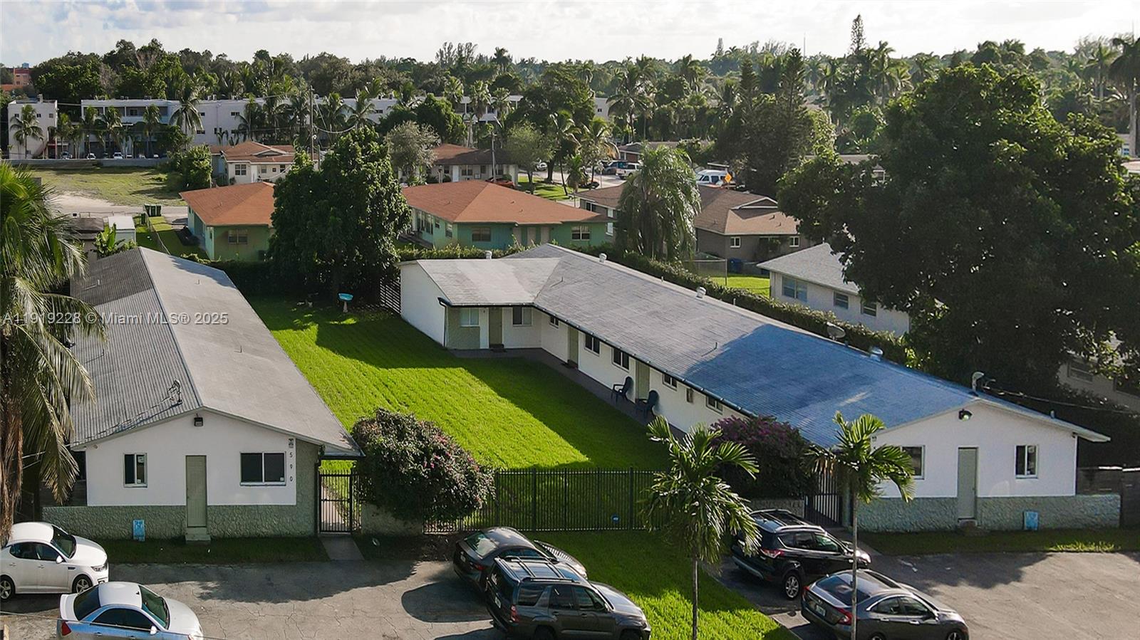 592 NE 150th St #3 Miami, FL 33161