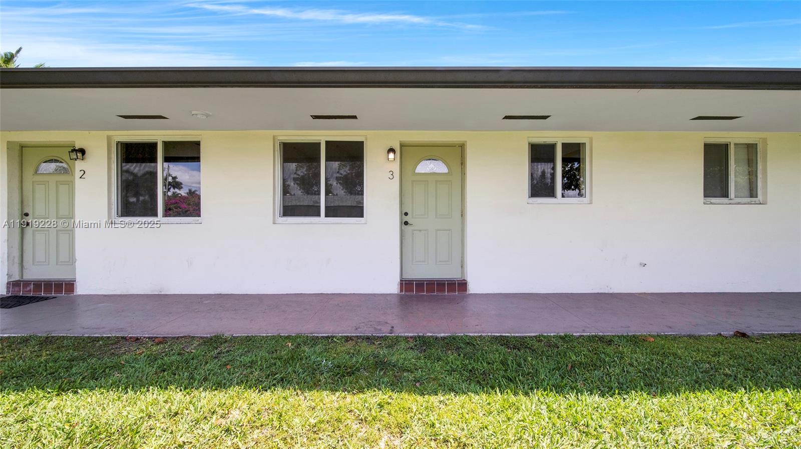 592 NE 150th St #3 Miami, FL 33161