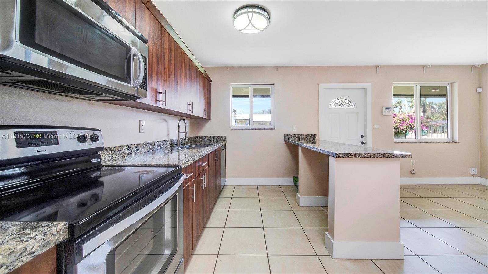 592 NE 150th St #3 Miami, FL 33161