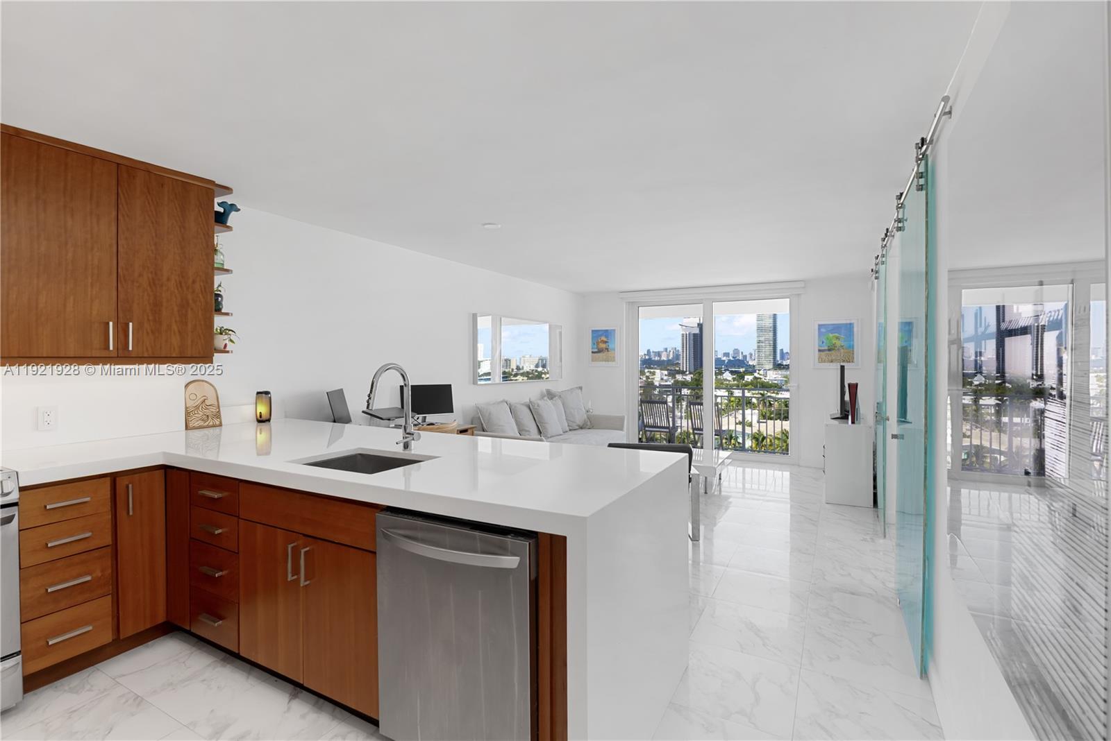 345 Ocean Dr #1101 Miami Beach, FL 33139
