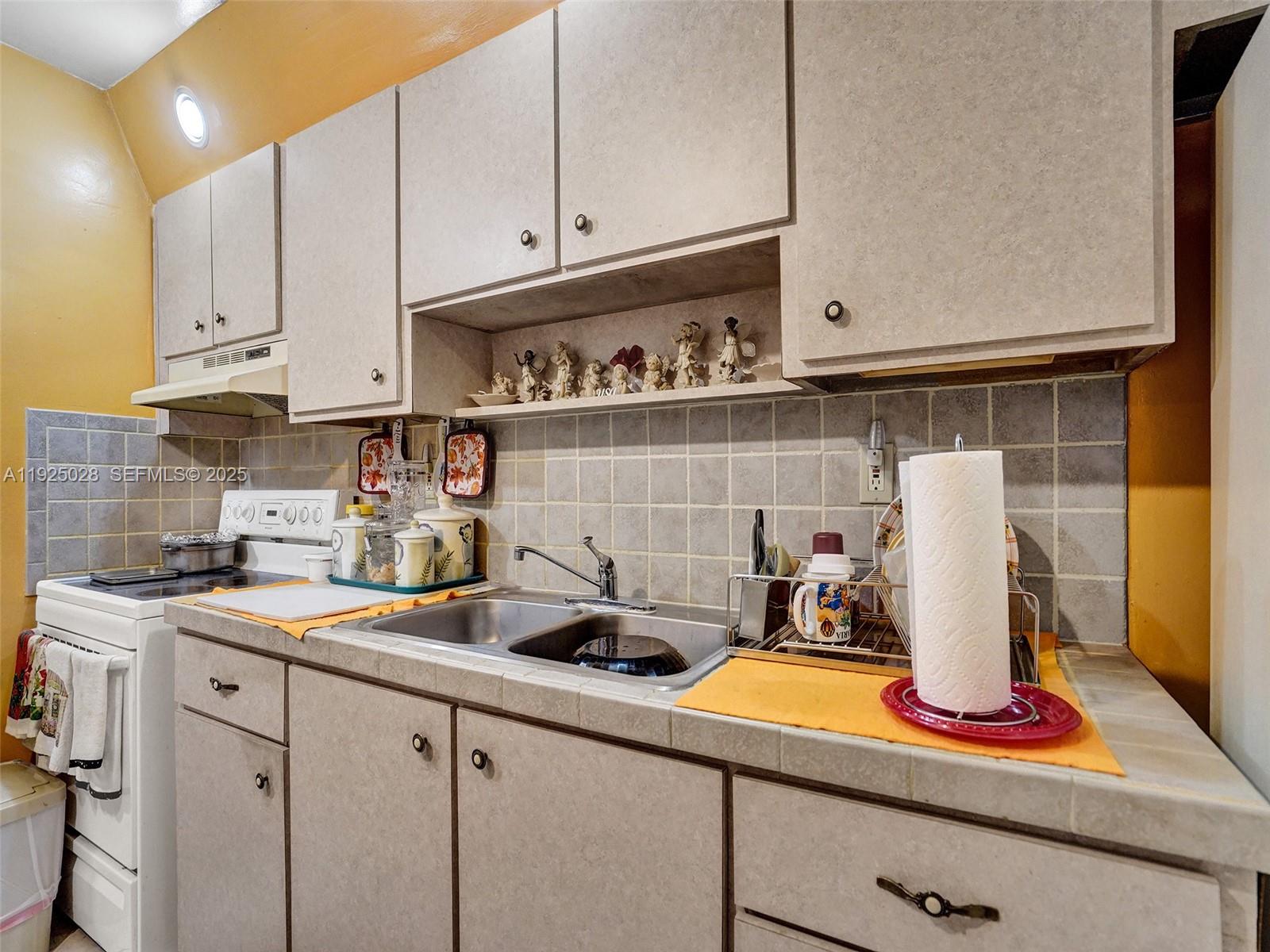 2770 NW 193rd Ter Miami Gardens, FL 33056