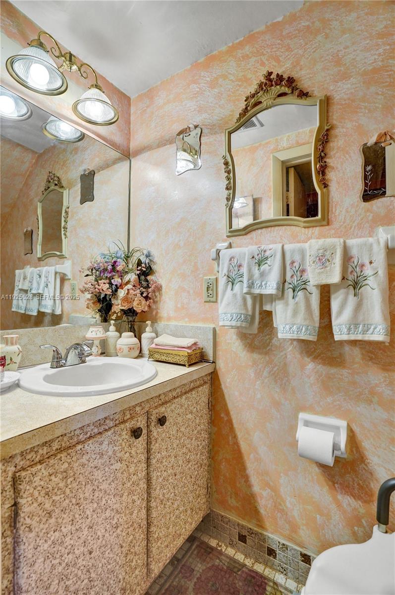 2770 NW 193rd Ter Miami Gardens, FL 33056