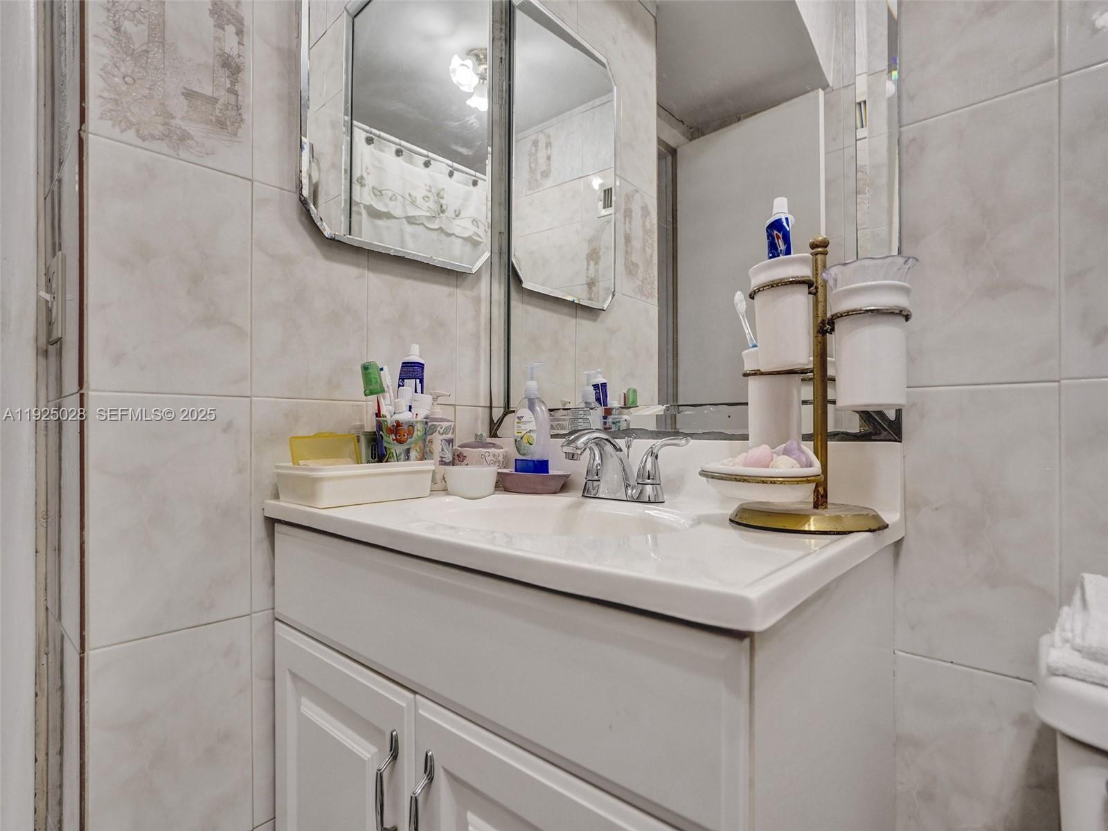 2770 NW 193rd Ter Miami Gardens, FL 33056