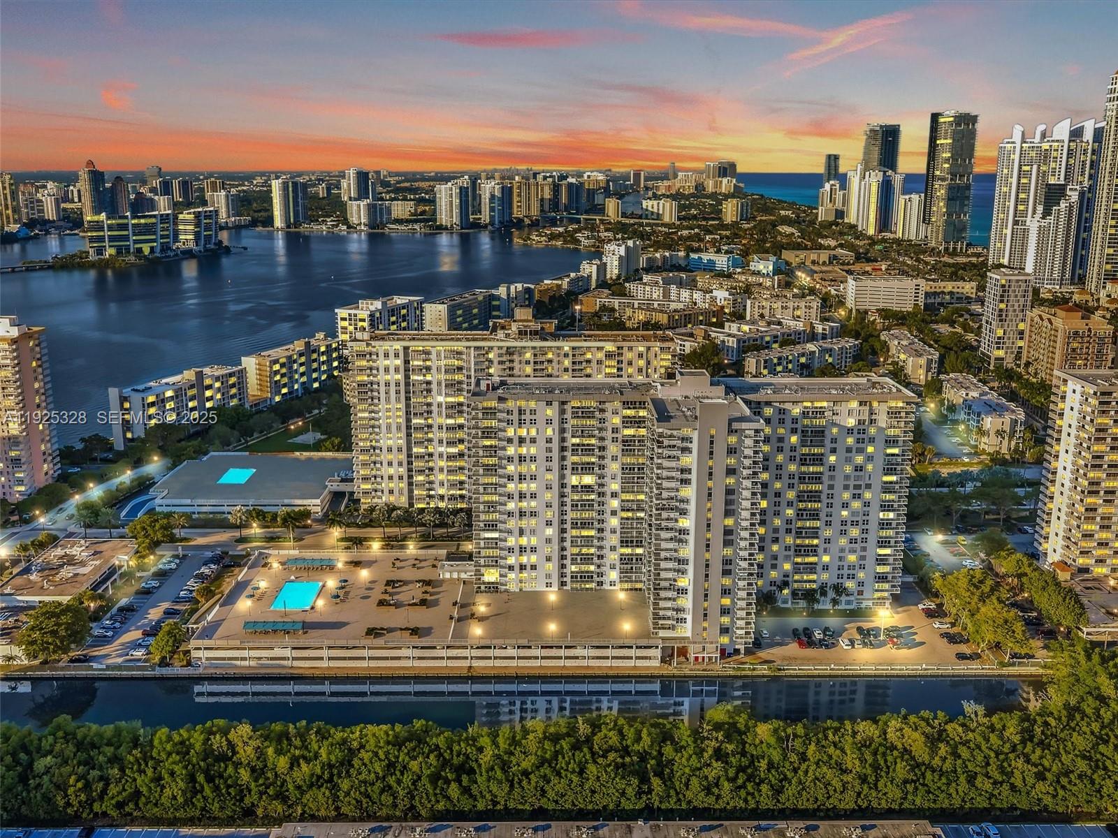 image Winston Towers 3000