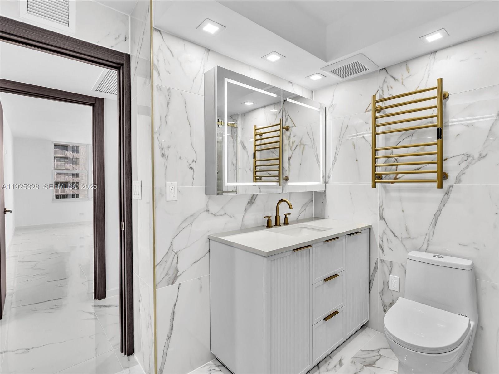 image Winston Towers 30035