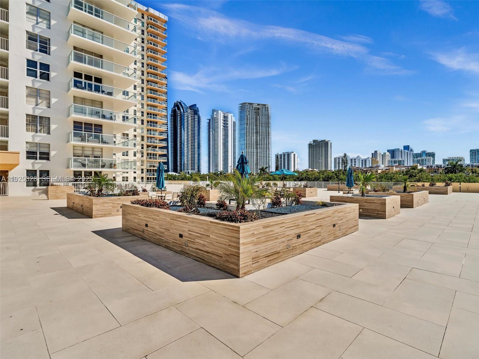 image Winston Towers 30053