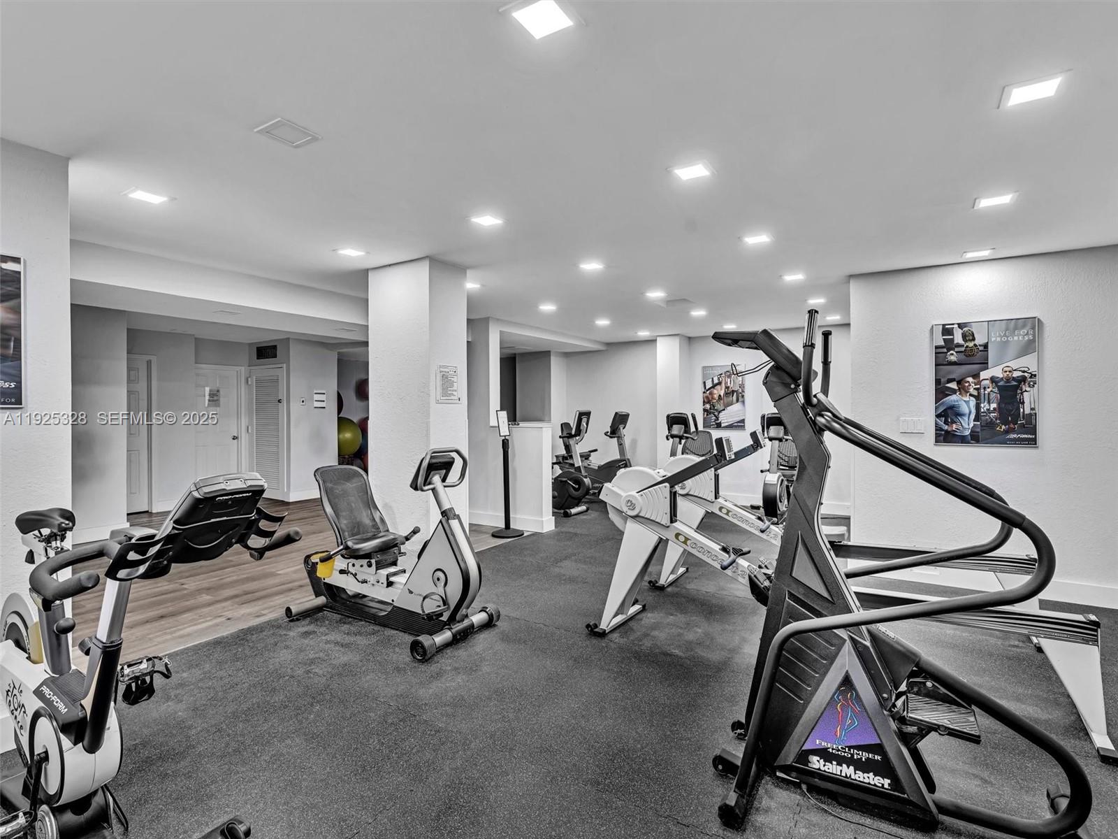 image Winston Towers 30055