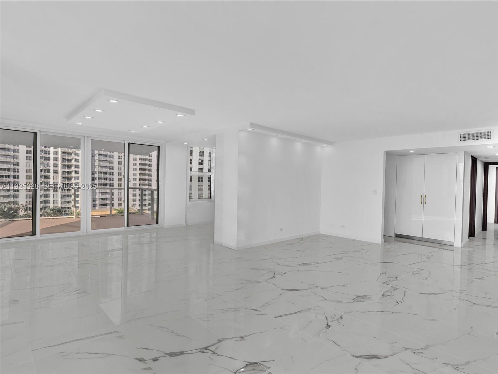 image Winston Towers 3007