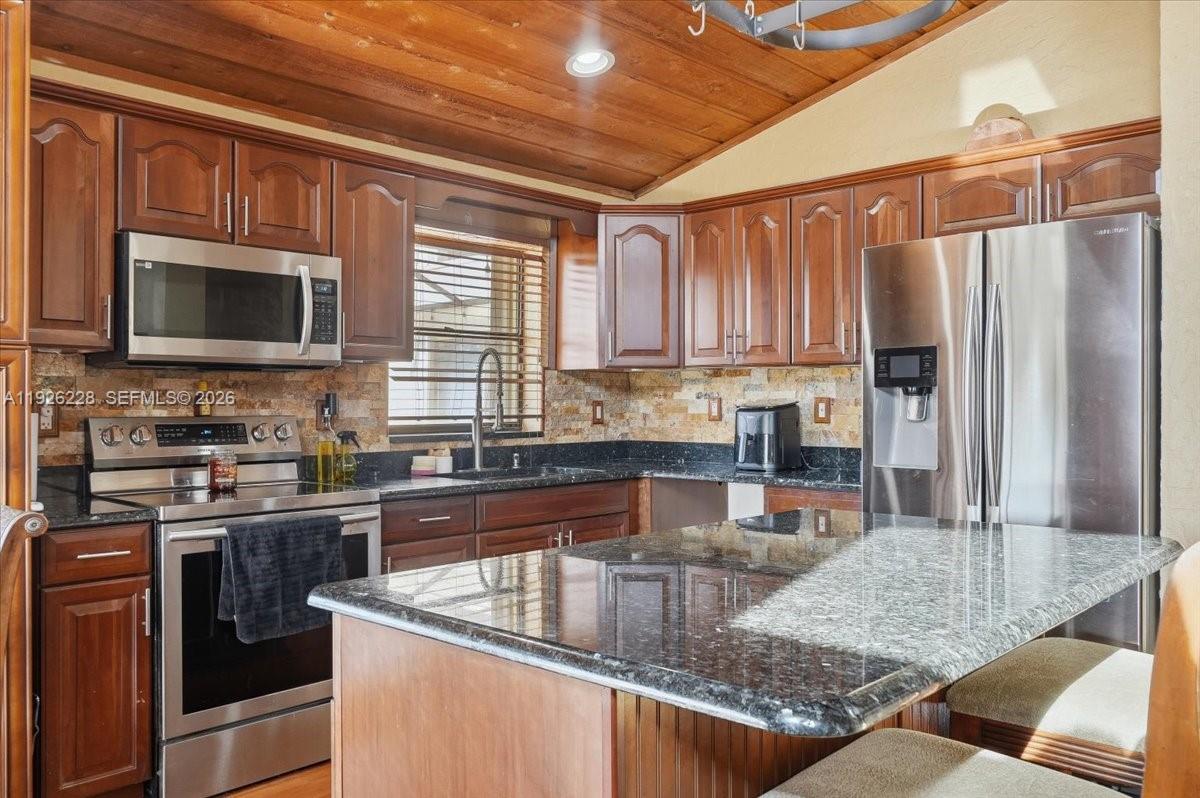 8213 Cassia Ter Tamarac, FL 33321