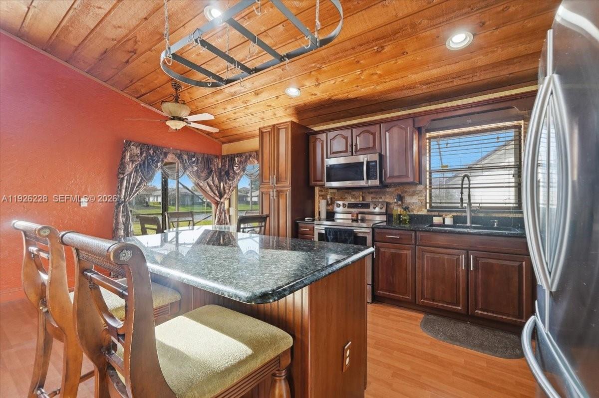 8213 Cassia Ter Tamarac, FL 33321