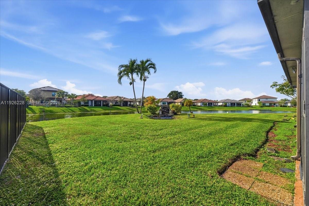 8213 Cassia Ter Tamarac, FL 33321