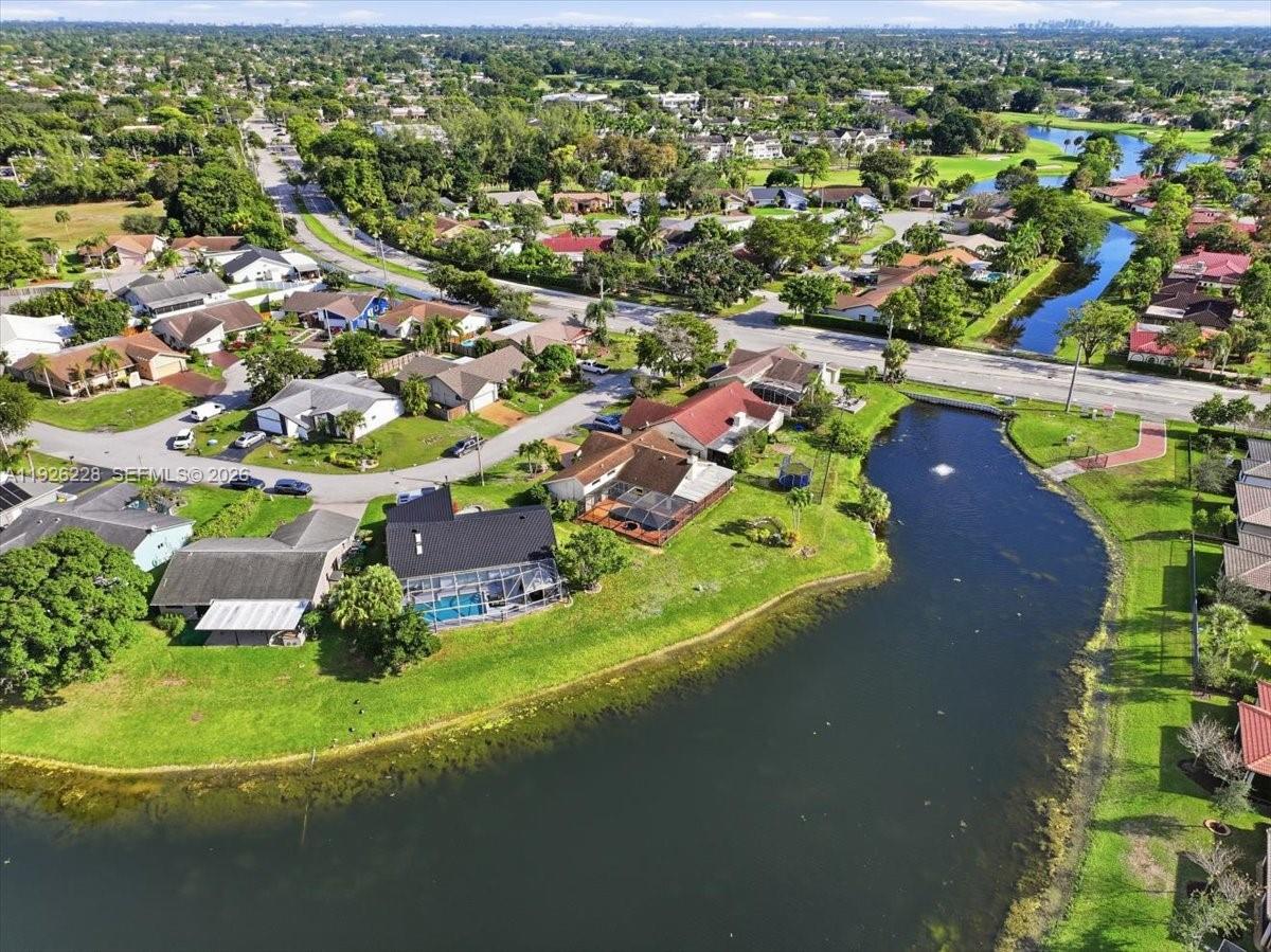 8213 Cassia Ter Tamarac, FL 33321