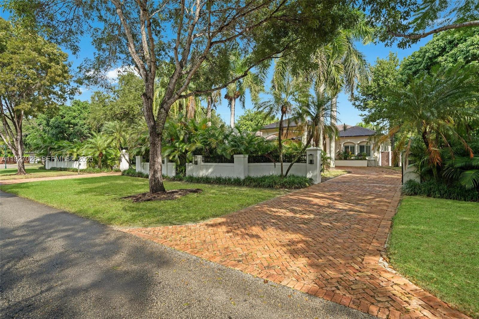 6890 SW 94th St Pinecrest, FL 33156