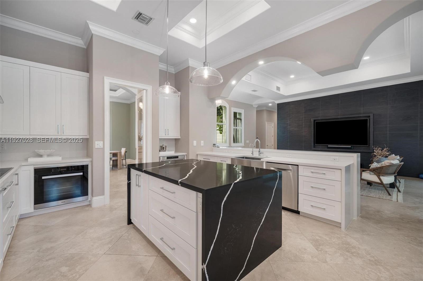 6890 SW 94th St Pinecrest, FL 33156