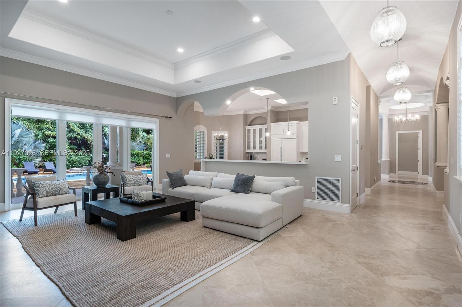 6890 SW 94th St Pinecrest, FL 33156