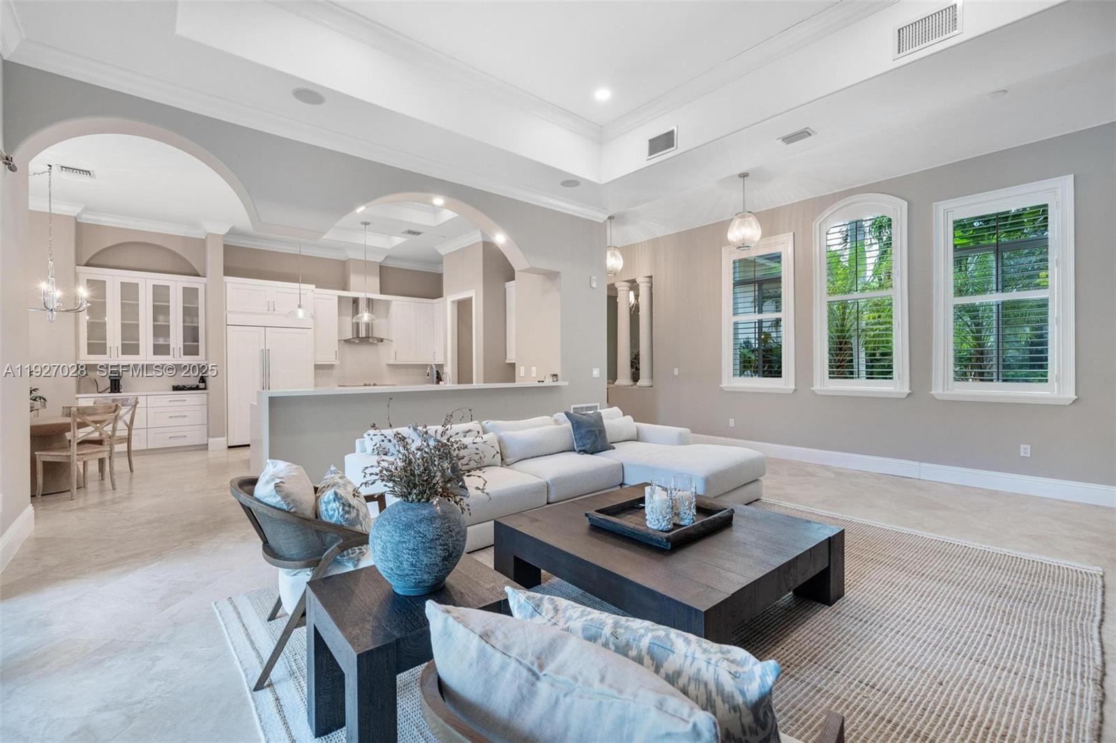 6890 SW 94th St Pinecrest, FL 33156