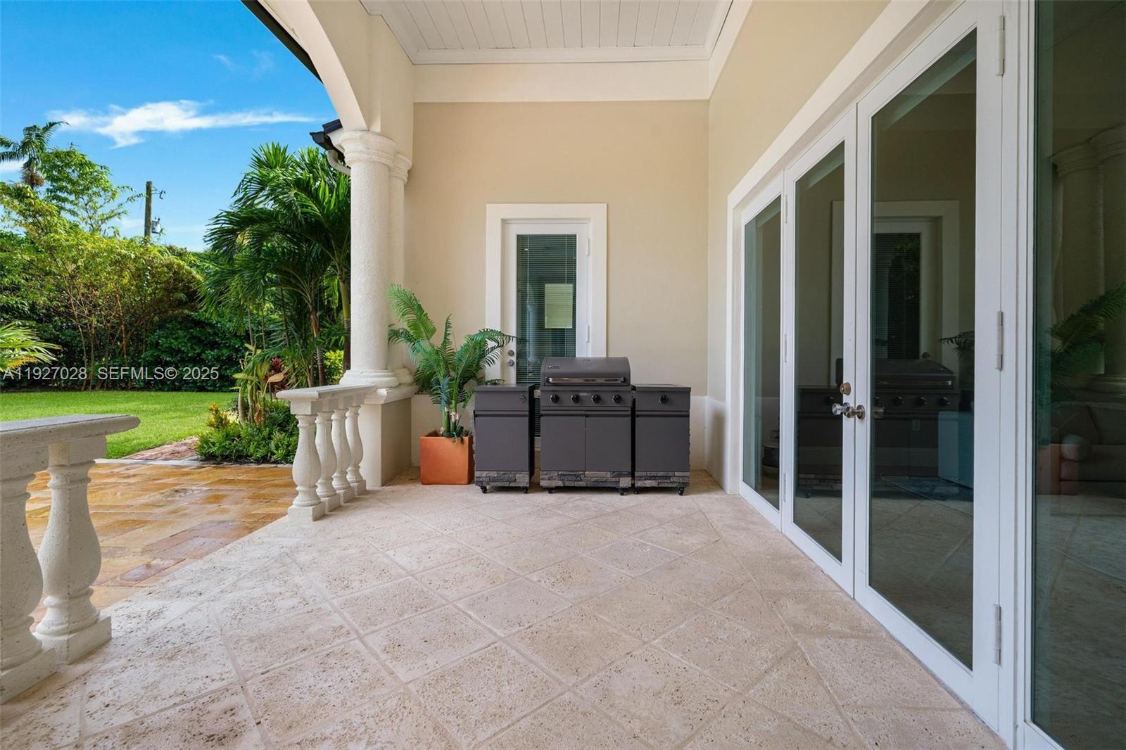 6890 SW 94th St Pinecrest, FL 33156