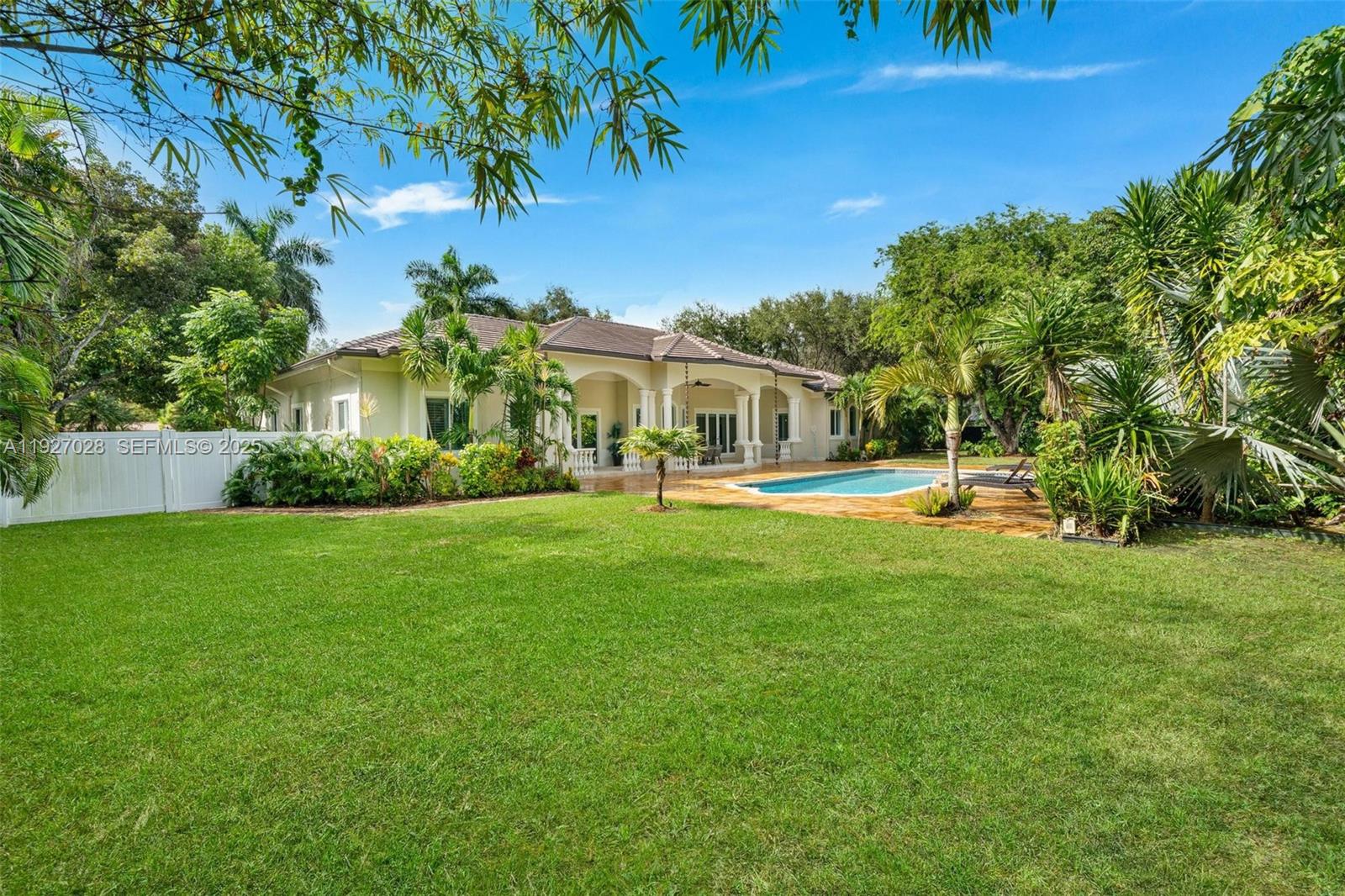 6890 SW 94th St Pinecrest, FL 33156