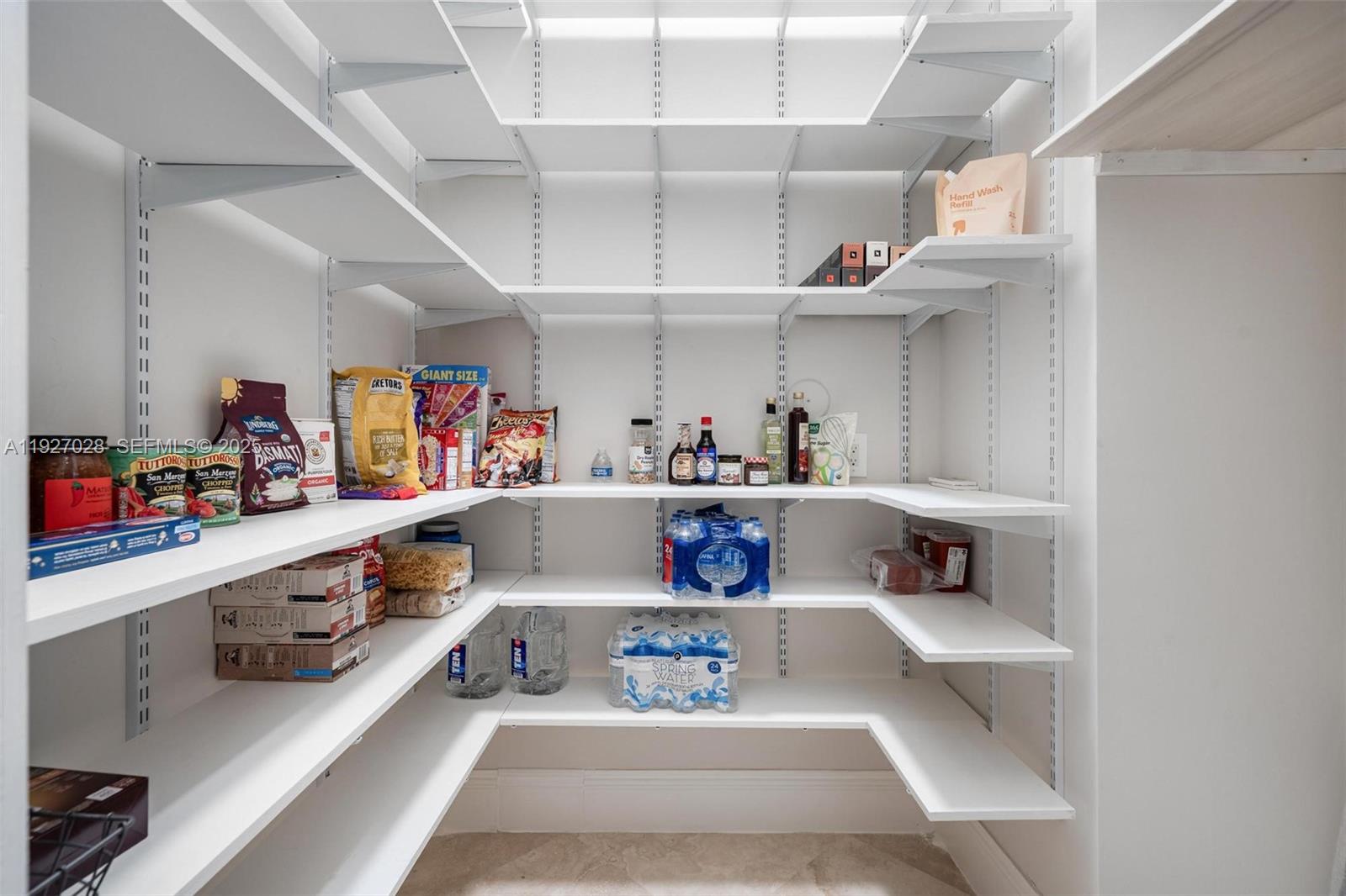 6890 SW 94th St Pinecrest, FL 33156