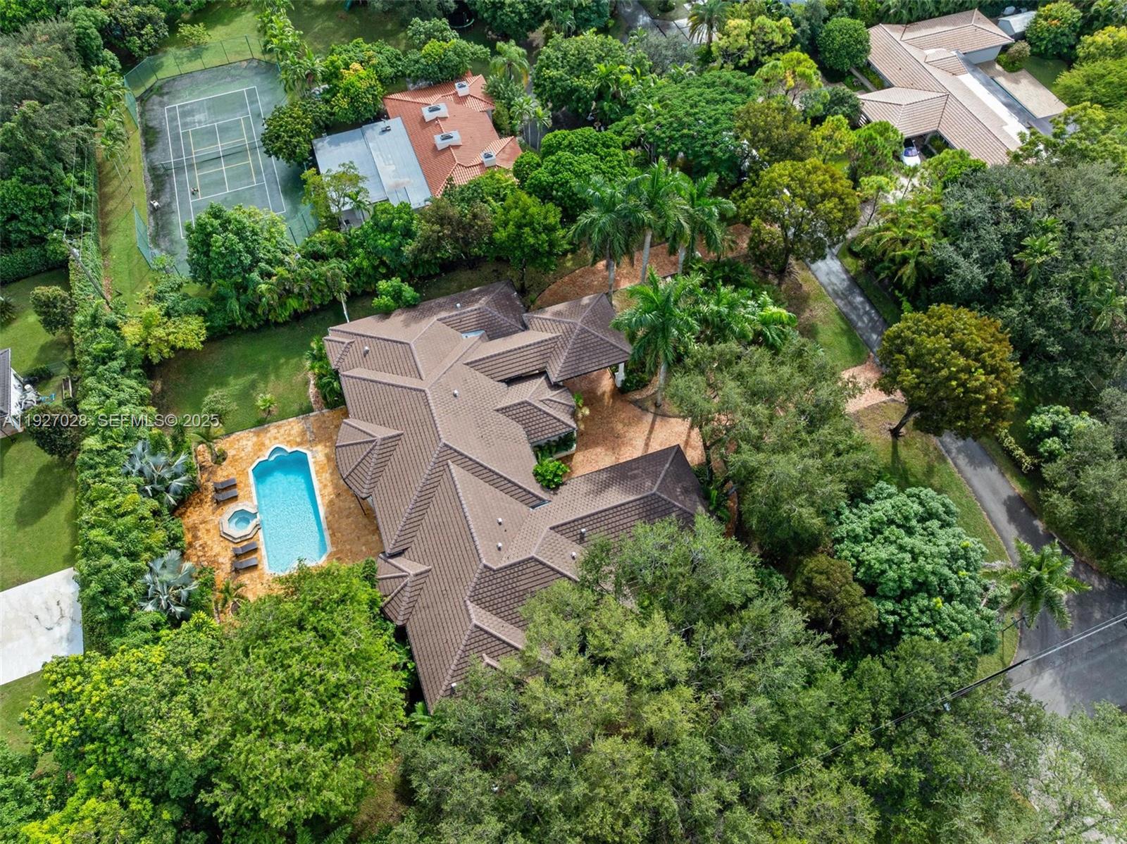 6890 SW 94th St Pinecrest, FL 33156