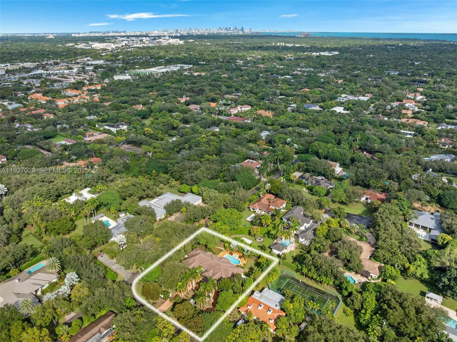 6890 SW 94th St Pinecrest, FL 33156